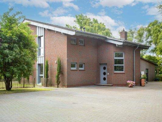 Mehrfamilienhaus (Zusätzl. Kaufoption)