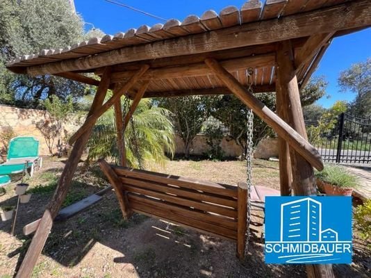 Kreta, Triopetra: Ferienhaus mit Gästewohnung und Olivenbäumen zu verkaufen