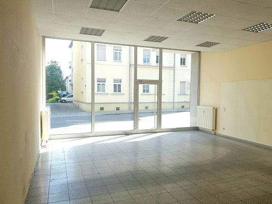 Blick zum Schaufenster