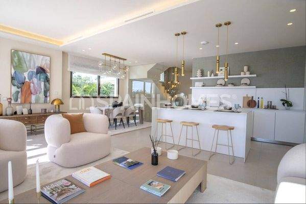 Move-In Ready Beachfront House in a Gated Complex in Marbella