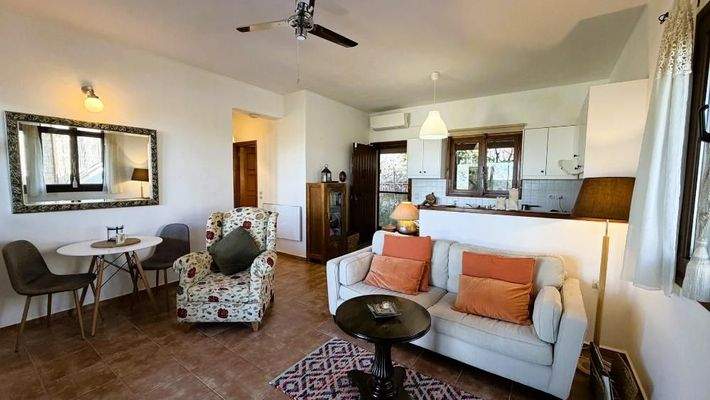 Kreta, Apokoronas: Wunderschönes 2-Schlafzimmer-Haus mit Meerblick, Garten und Dachterrasse in Plaka bei Chania