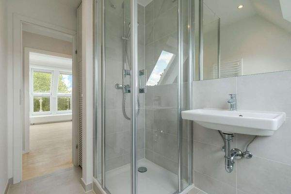 Badezimmer Ansicht 1