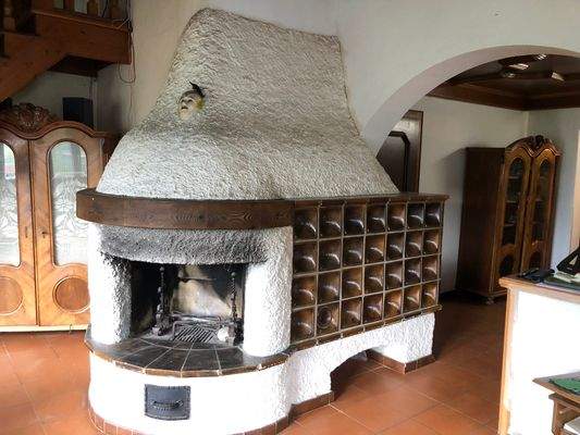 Kamin mit Kachelofen