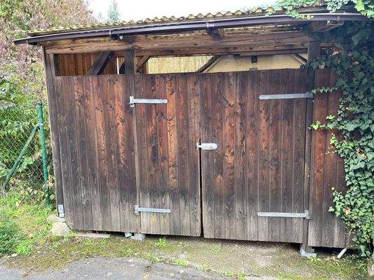 Geräteschuppen am Grundstück