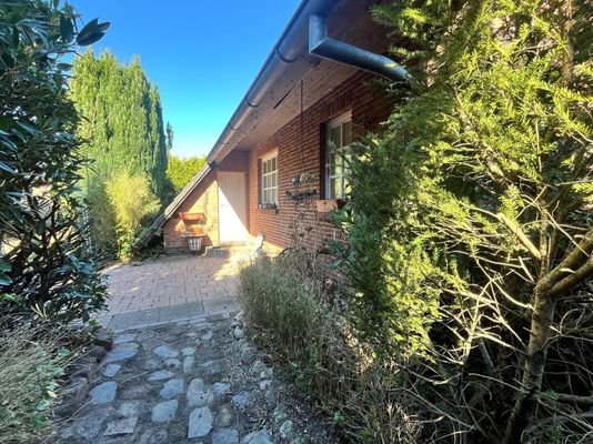 Zuweg zur kleinen Terrasse