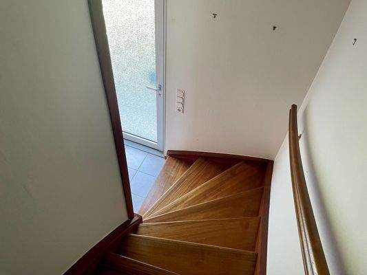 Treppe vom DG zur Haustür