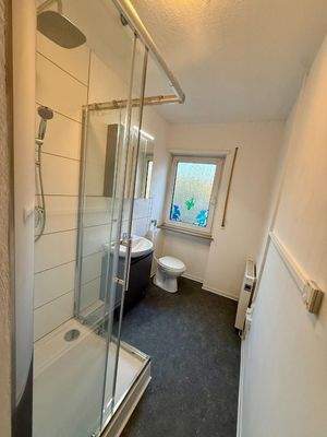 seitlicher Blick ins Bad