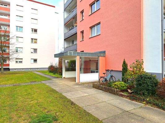 04 Eingangsbereich.jpg