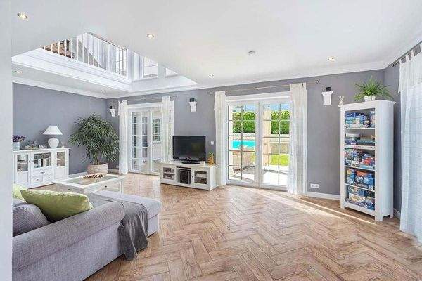 Wohnzimmer mit Galerie