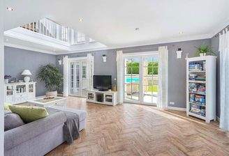 Wohnzimmer mit Galerie