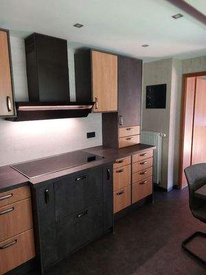 Hochwertige Küche im DG (1)