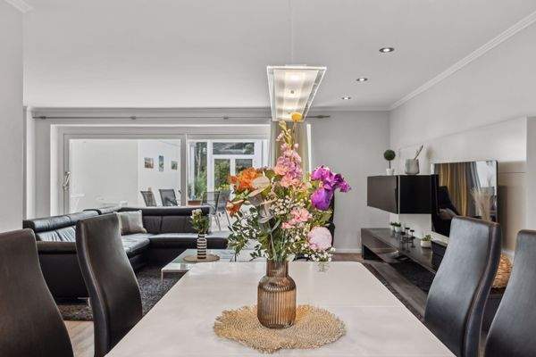 Wohn - und Esszimmer II