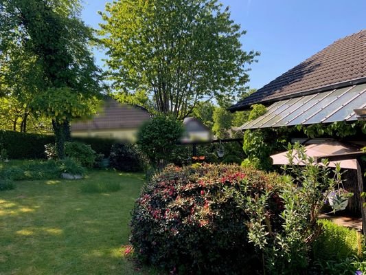 Garten mit Terrasse