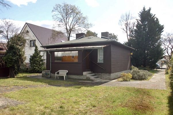 Garten- und Hausrückseite