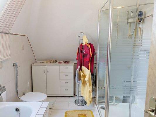 Vollwertiges Badezimmer im Obergeschoss