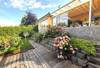 Ansicht Terrasse und Wintergarten