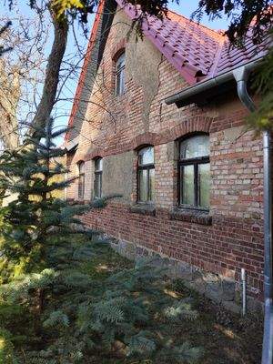 Gebäudeansicht Straßenseite.jpg