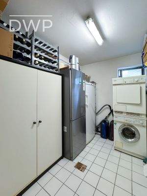 Abstell- und Hauswirtschaftsraum