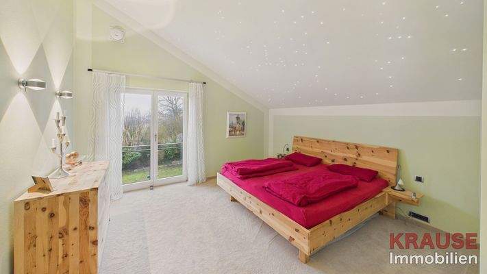 Schlafzimmer mit Ankleide OG