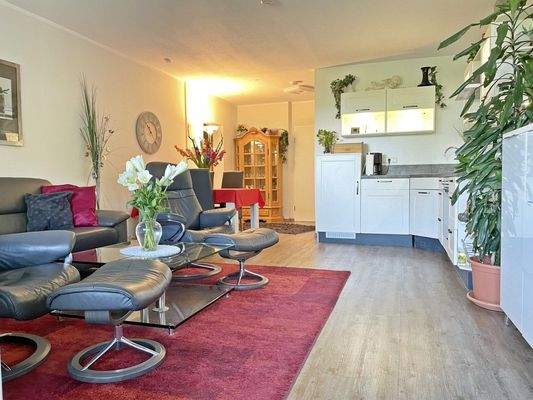 Wohnbereich mit Küche (2).jpg