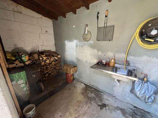 Abstellraum Aussen für Holz