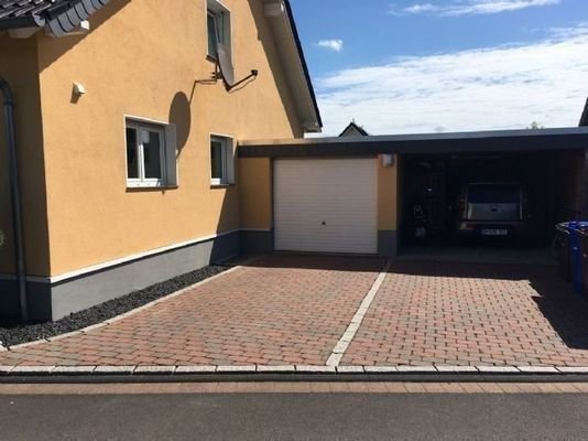 Garage und Carport