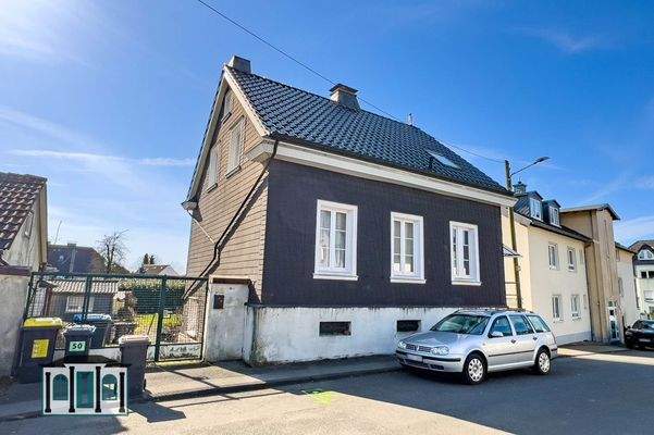 Haupthaus Straßenseite