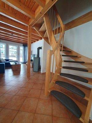 Treppe ins Obergeschoss