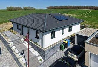 Zufahrt und Eingangsbereich