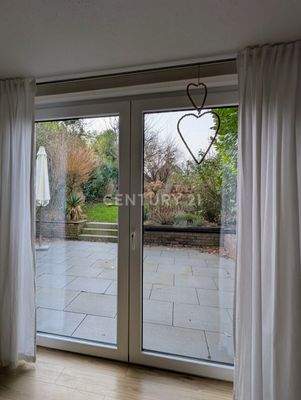 Zugang vom Wohnzimmer in den Garten