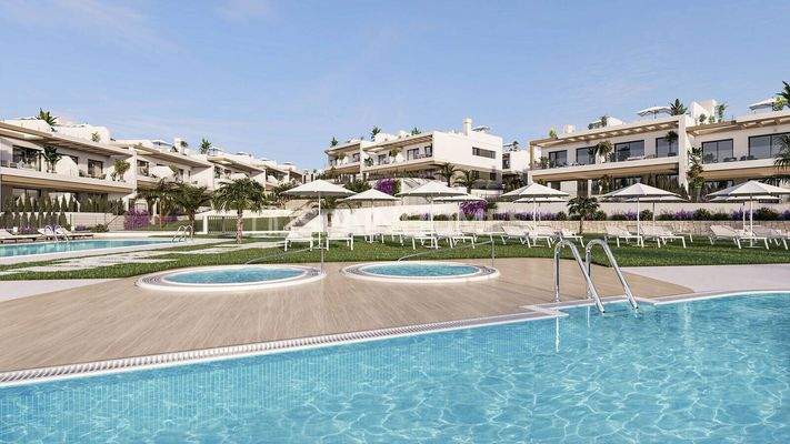 2- and 3-Bed Flats with Terraces and Shared Pool in Torrevieja