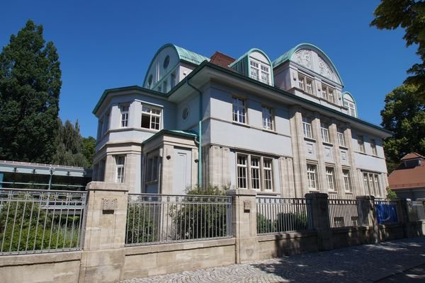 Straßenansicht Gebäude