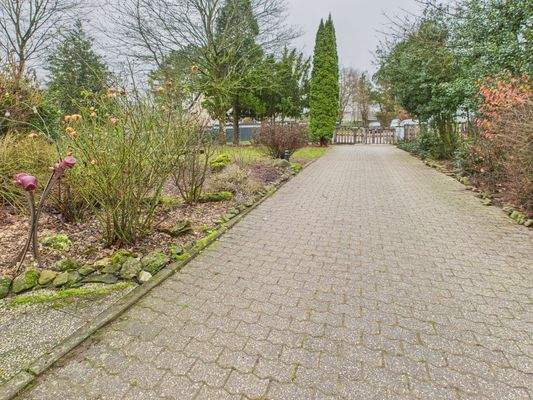 CAM01223G0-PR0176-STILL074