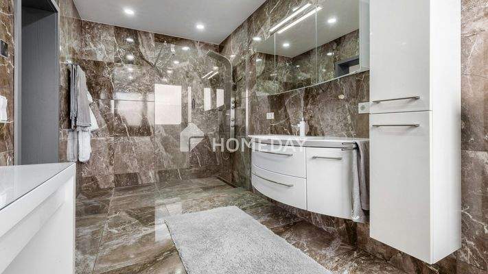 1. OG Badezimmer 1 2