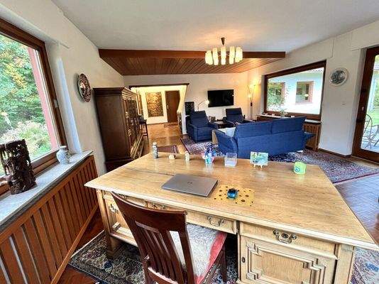 ... lichtdurchflutete Wohn-...