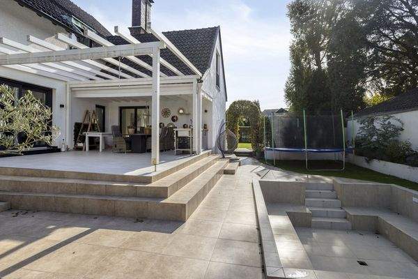 Terrasse mit Aussenküche