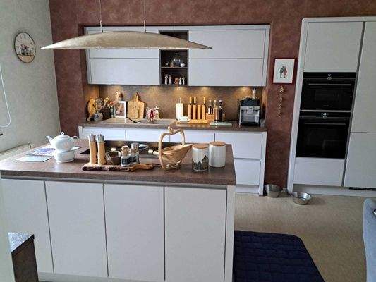 OG moderne Einbauküche