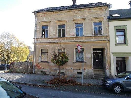 Straßen-Front-Ansicht