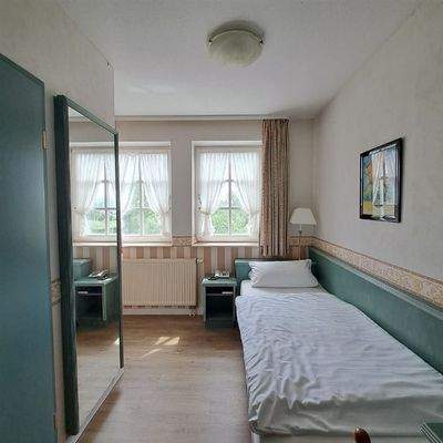 Blick auf die Altstadtmauer