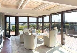 Wohnzimmer mit Ostseeblick 