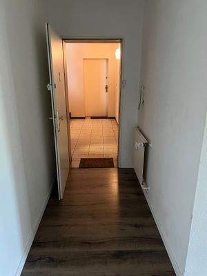 Wohnung Blick zum Treppenhaus.jpg
