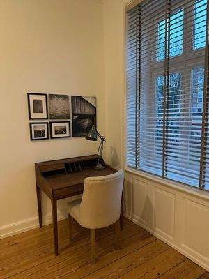 Möblierungsbeispiel Schreibtisch/Büroecke