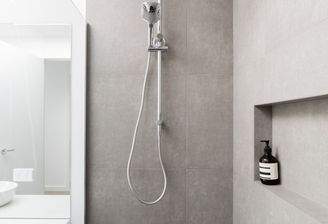 Gäste-WC mit Dusche 