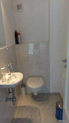 Im vorderen Bereich WC