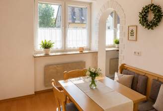 Alte Salzstraße - Esszimmer.png