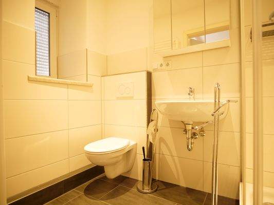 Badezimmer EG Vorderhaus