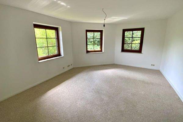 Kinderzimmer mit Blick ins Grüne