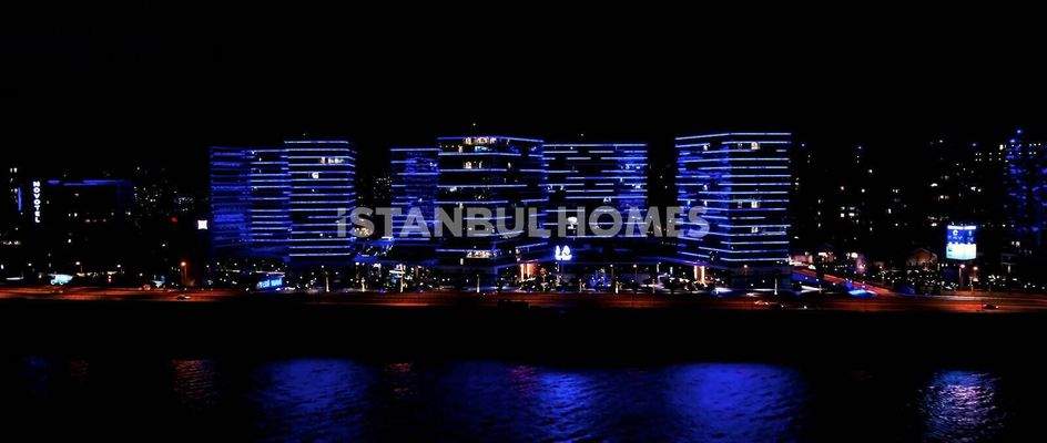 Seafront Flats in a Complex with Pool in Zeytinburnu Istanbul