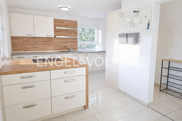 Einbauküche mit Kochinsel