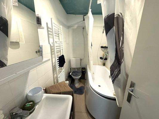 3. OG 3-Zimmer: Badezimmer